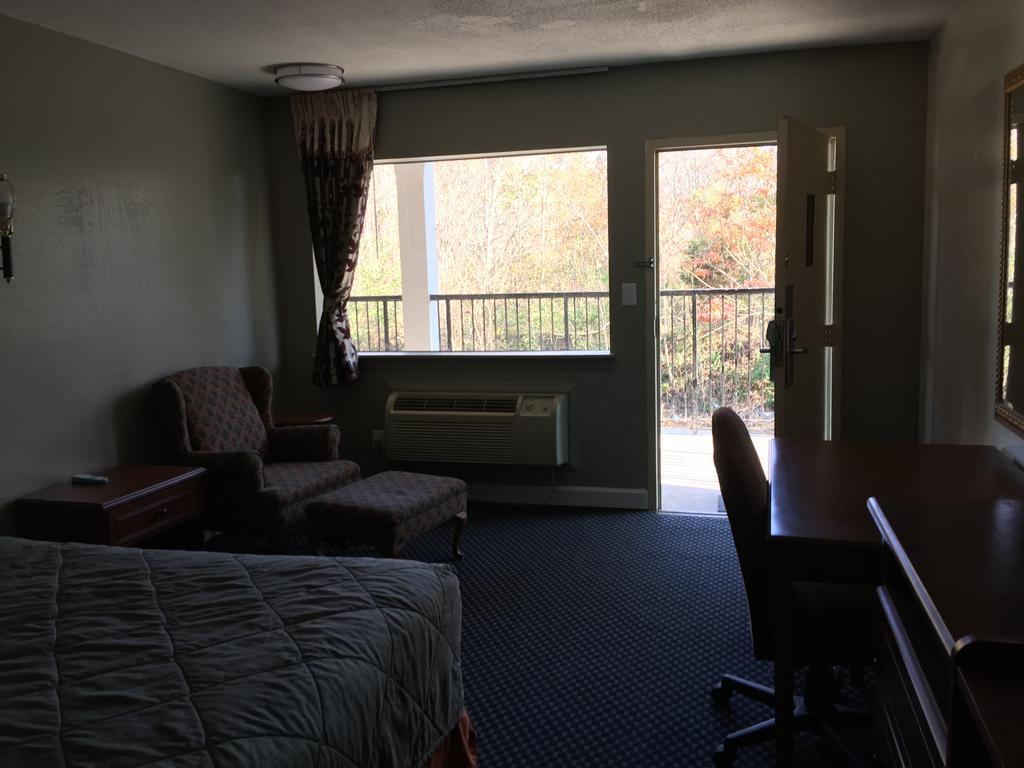 Red Carpet Inn & Suites - Danville Esterno foto