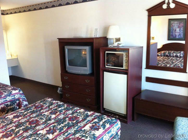 Red Carpet Inn & Suites - Danville Esterno foto