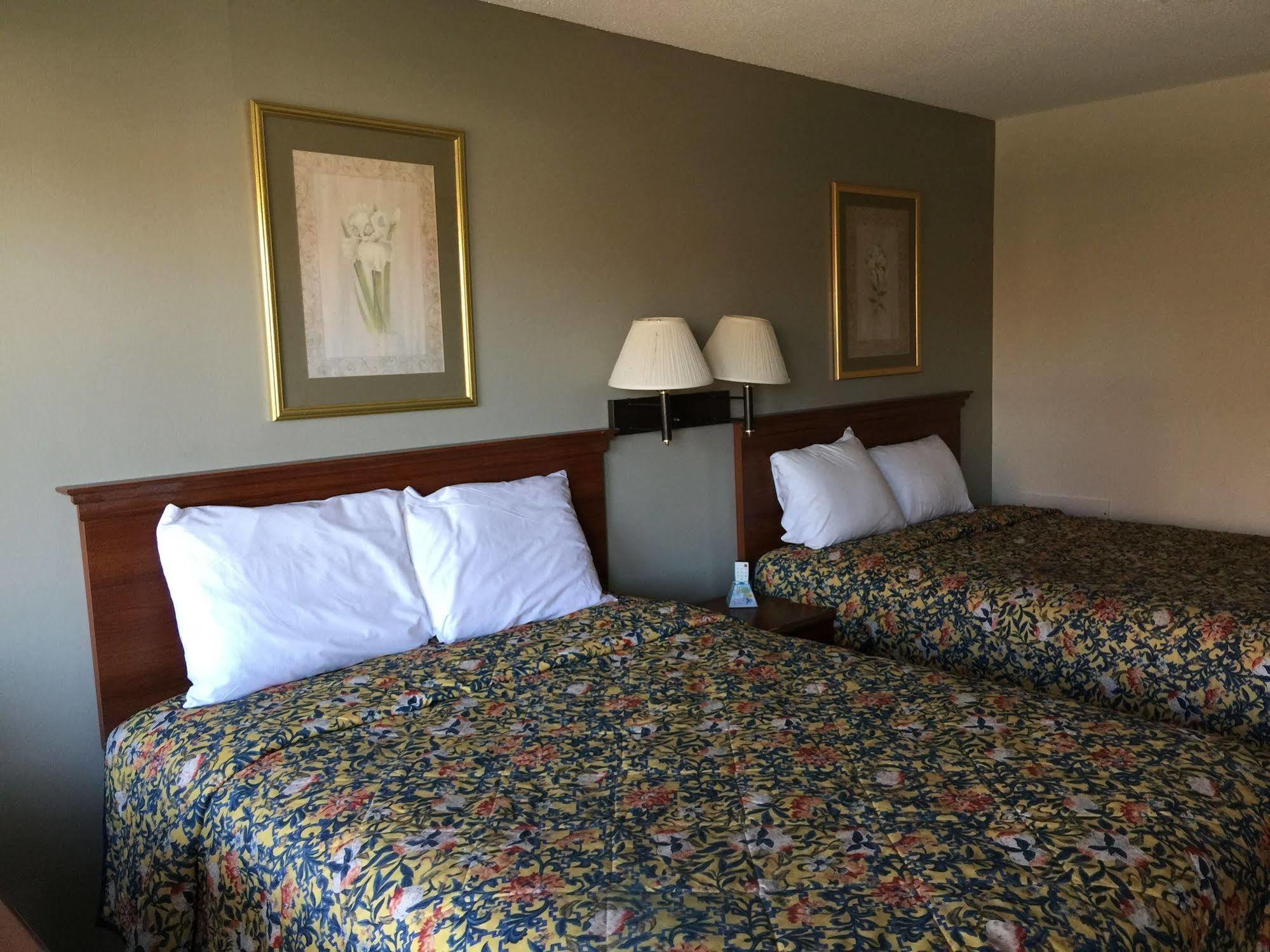 Red Carpet Inn & Suites - Danville Esterno foto