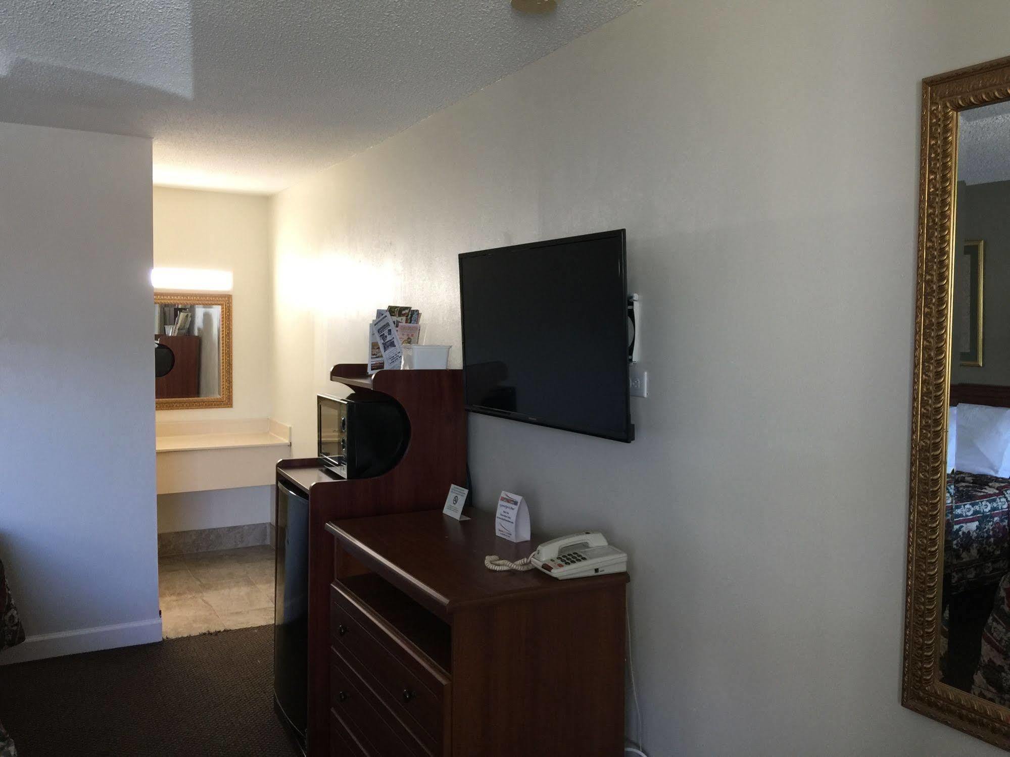 Red Carpet Inn & Suites - Danville Esterno foto