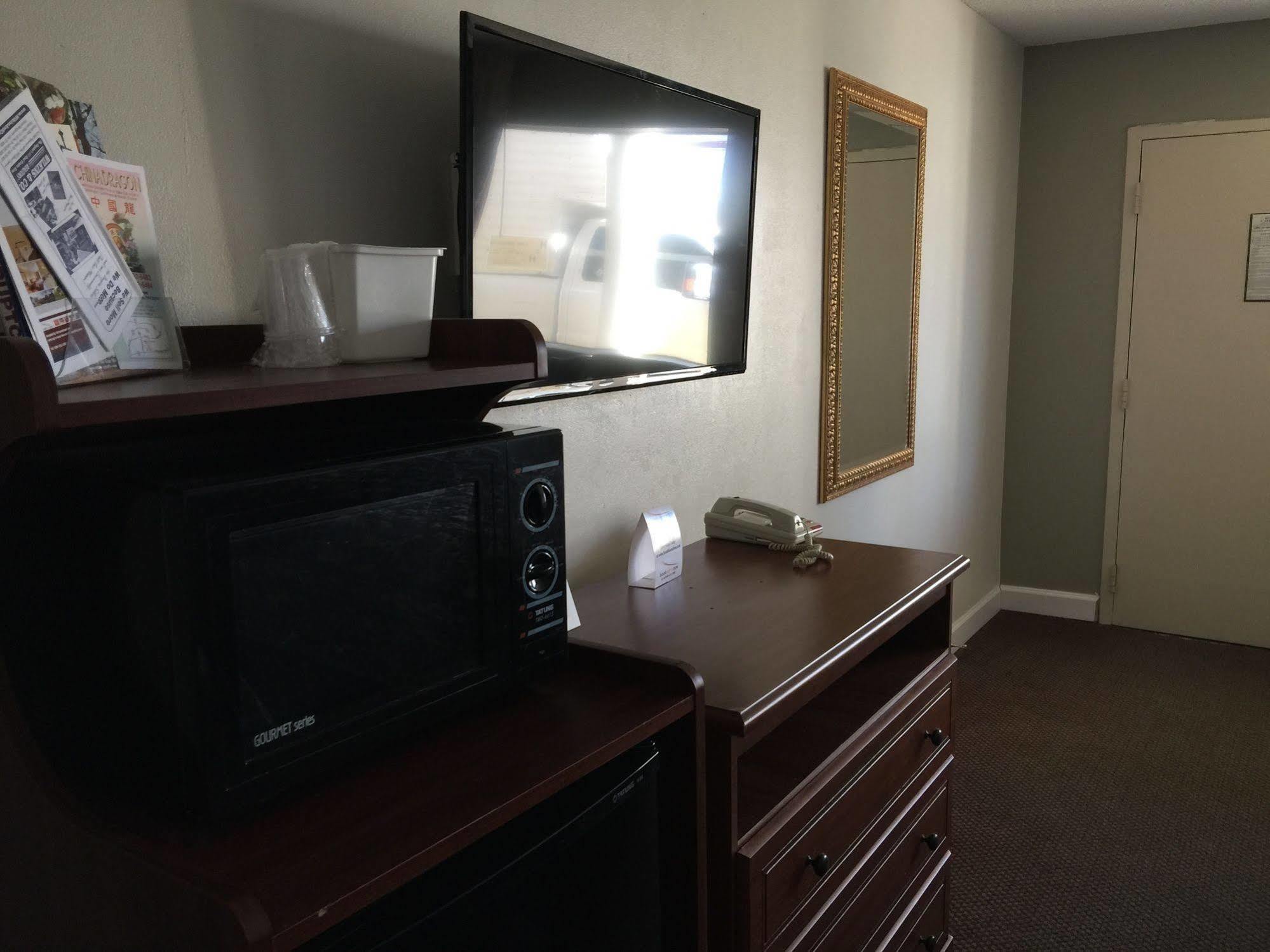 Red Carpet Inn & Suites - Danville Esterno foto