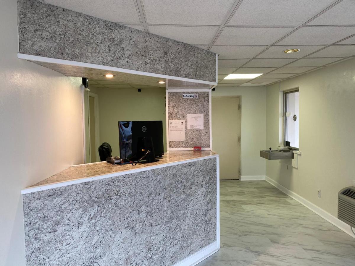 Red Carpet Inn & Suites - Danville Esterno foto