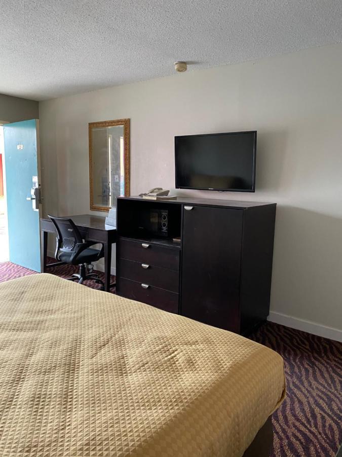 Red Carpet Inn & Suites - Danville Esterno foto