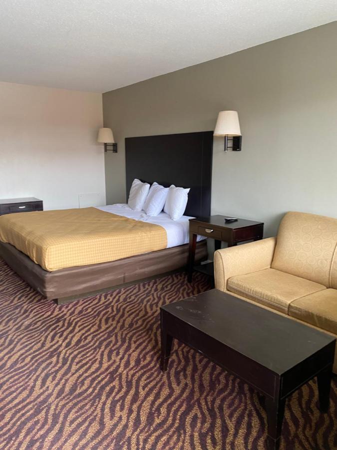 Red Carpet Inn & Suites - Danville Esterno foto