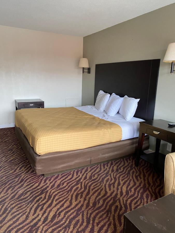 Red Carpet Inn & Suites - Danville Esterno foto