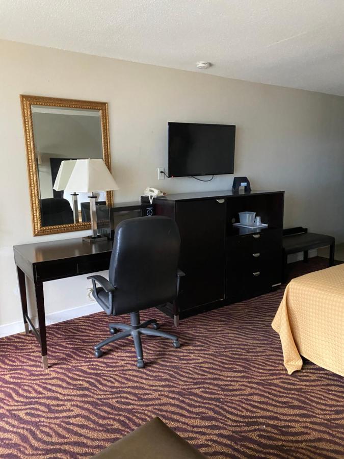 Red Carpet Inn & Suites - Danville Esterno foto