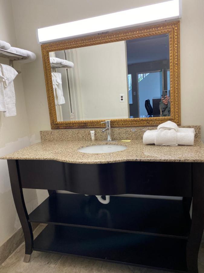 Red Carpet Inn & Suites - Danville Esterno foto